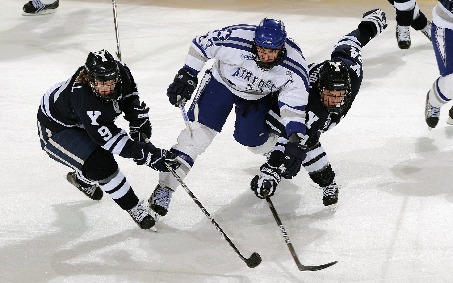 欧洲杯豪门对决：技战术比拼达到巅峰，欧洲杯豪门球队