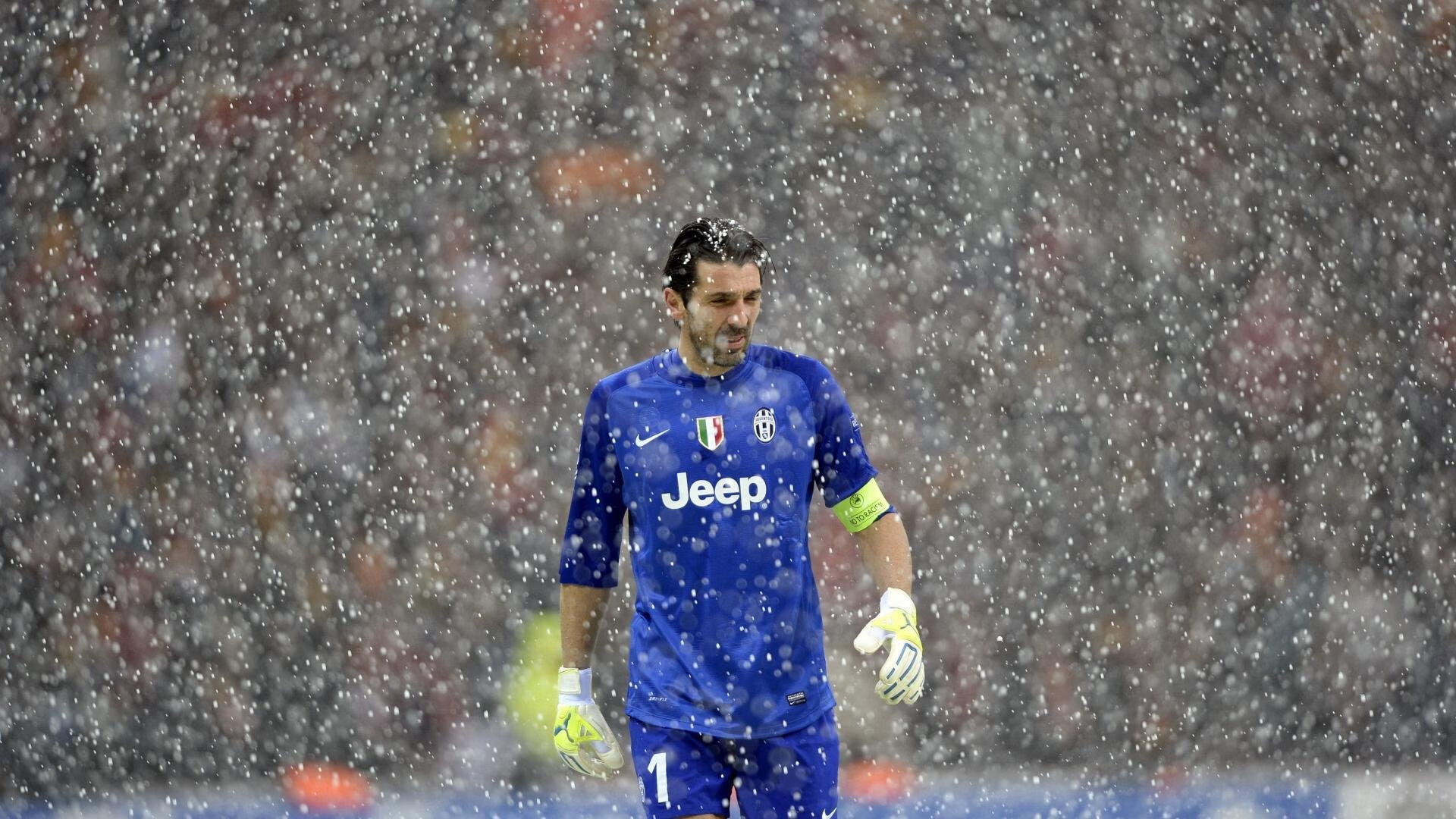 开云网页版登录入口-法国队冲线瞬间点燃全场气氛，法国队比赛视频